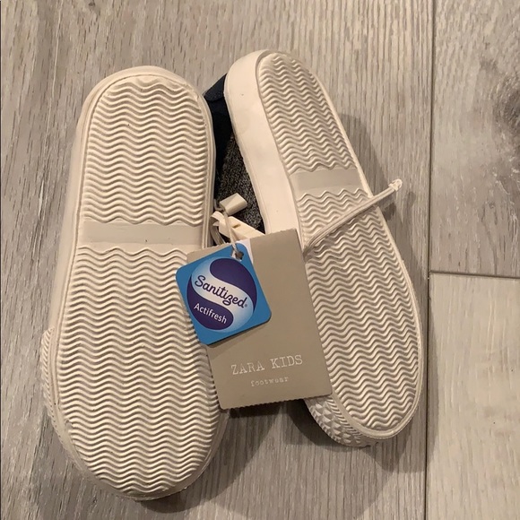 Shoes - Picture 2 of 5